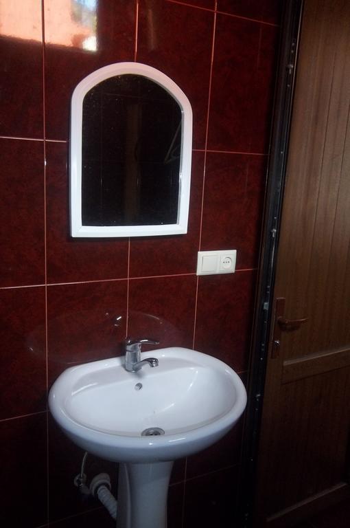 סארפי Temo'S Guesthouse מראה חיצוני תמונה