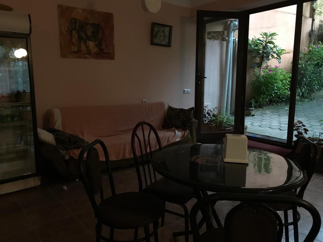 סארפי Temo'S Guesthouse מראה חיצוני תמונה