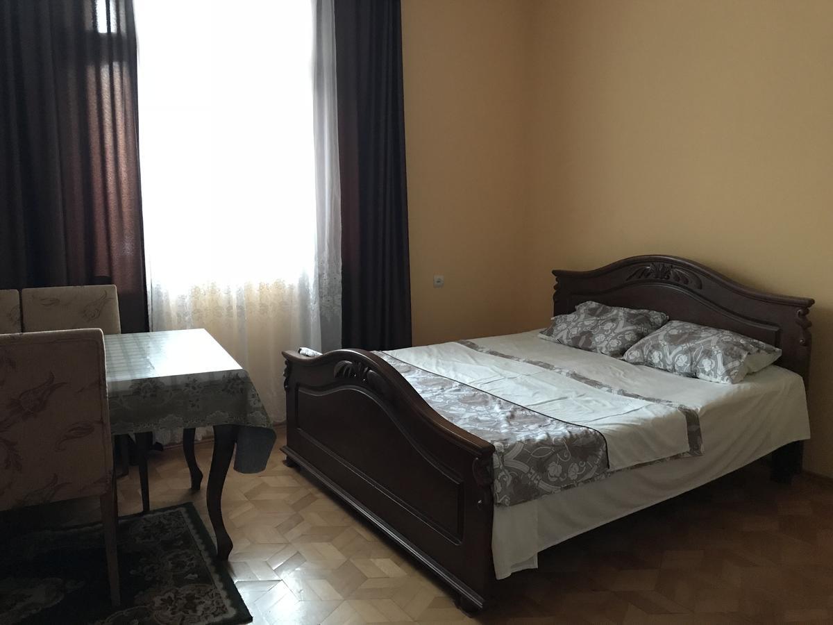 סארפי Temo'S Guesthouse מראה חיצוני תמונה