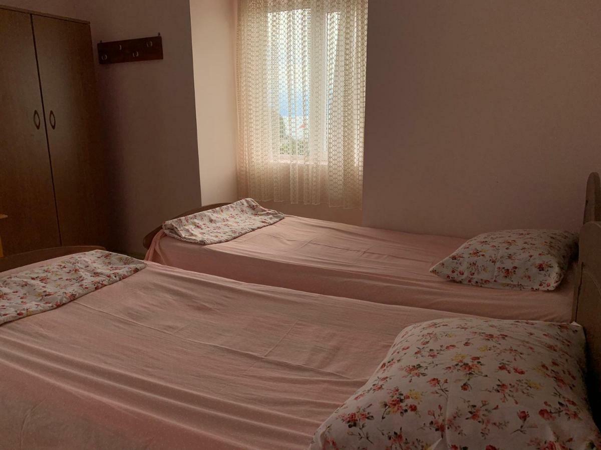 סארפי Temo'S Guesthouse מראה חיצוני תמונה